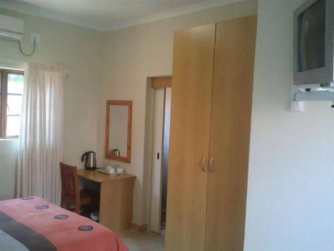 Country Link Guest Lodge