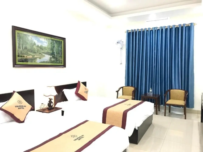 Standard Twin room with city view