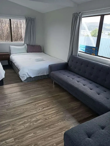 4 Double Beds and 2 Sofa Bed chalet