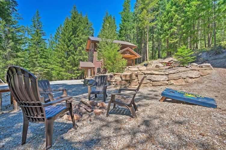 Private Leavenworth Cabin w/ Mtn Views & Fire Pit
