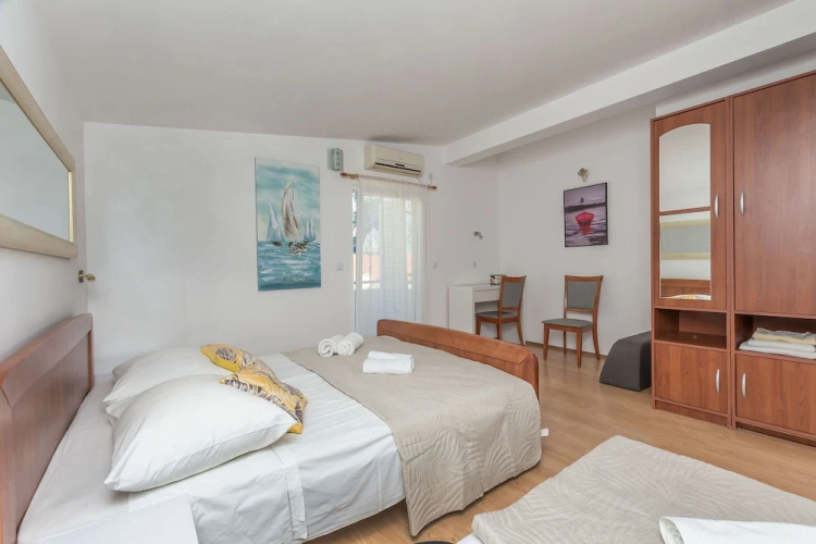 Apartment Goge