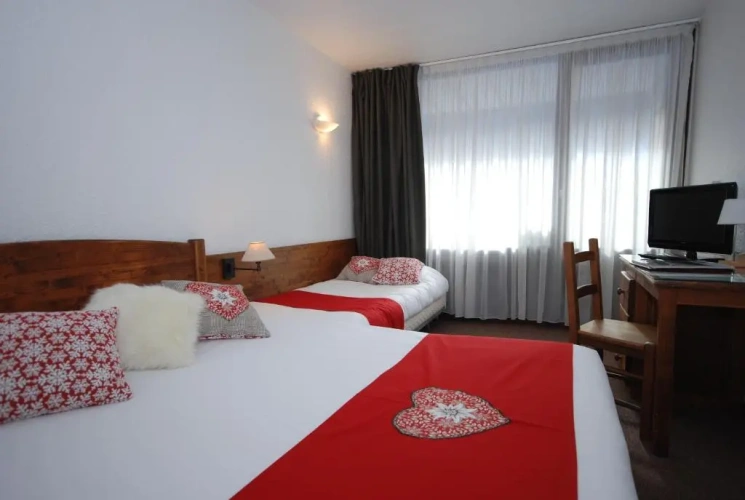 Standard Triple room