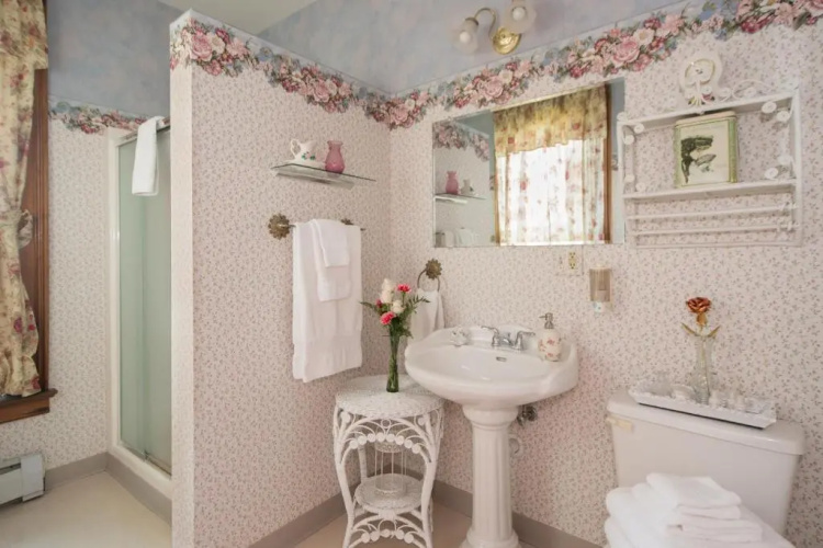 Sutherland House Victorian Bed & Breakfast