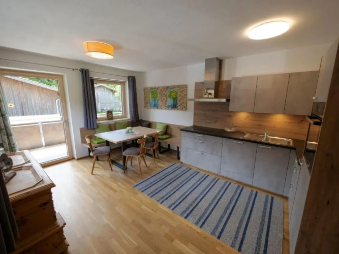 3 Bedrooms Apartment