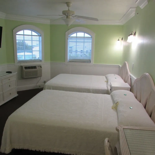 2 Bedrooms Apartment with partial ocean view