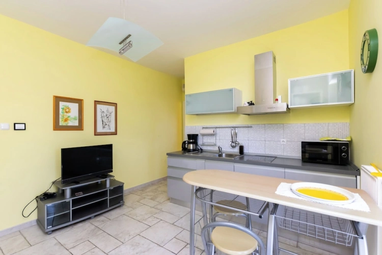 Apartment with balcony