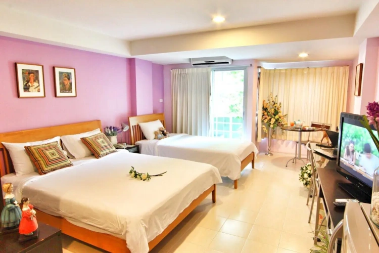 Standard Triple room