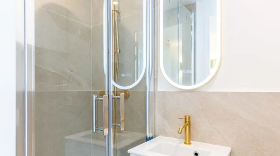Lavie Maison Equipped Studio Chartrons