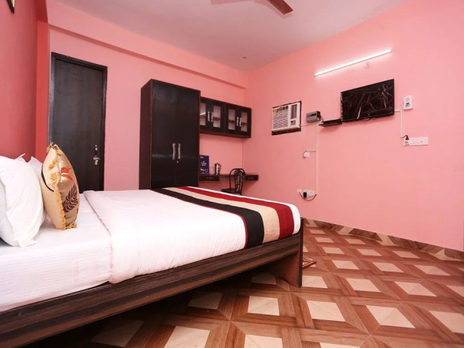 OYO 12220 Krishnavi INN