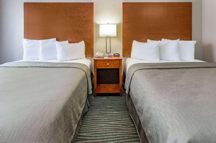 Americinn Des Moines-airport