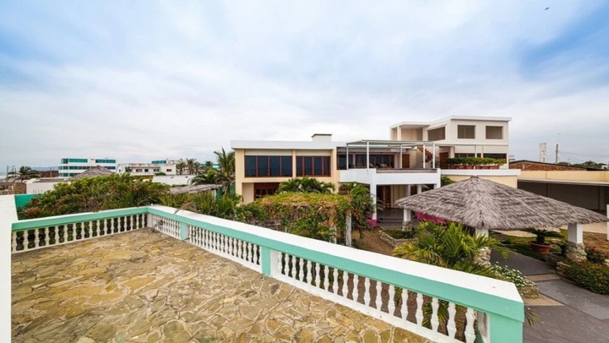 Absolute Beach Front 1 Bed Apart.. Secure Parking
