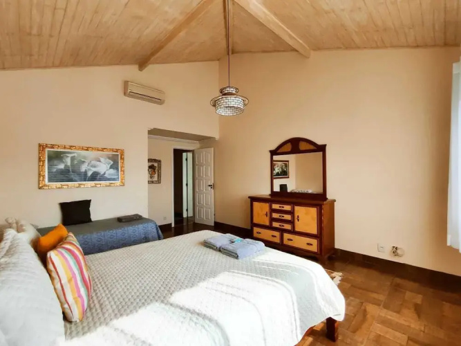 Villa Amarela
