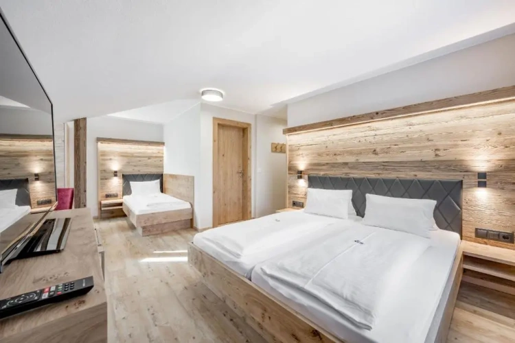 Triple room