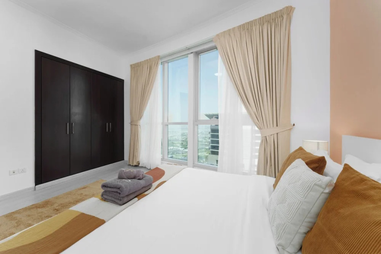 Marco Polo - Stylish & Spacious 2 BR with Marina + City Views
