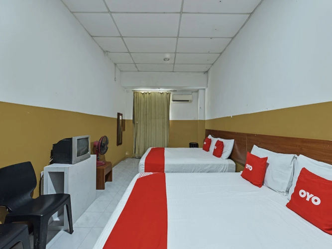 OYO 90794 Maple Hotel