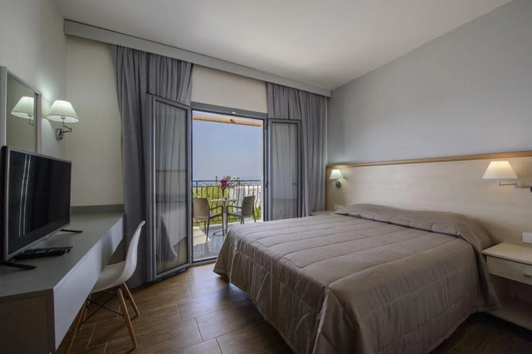 Finas Hotel