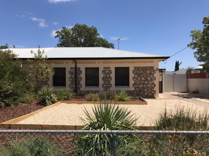 3 Bedrooms Cottage