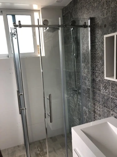 3 Bedrooms Apartment