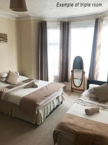 Standard Triple room