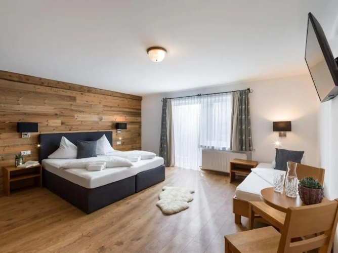 Standard Triple room