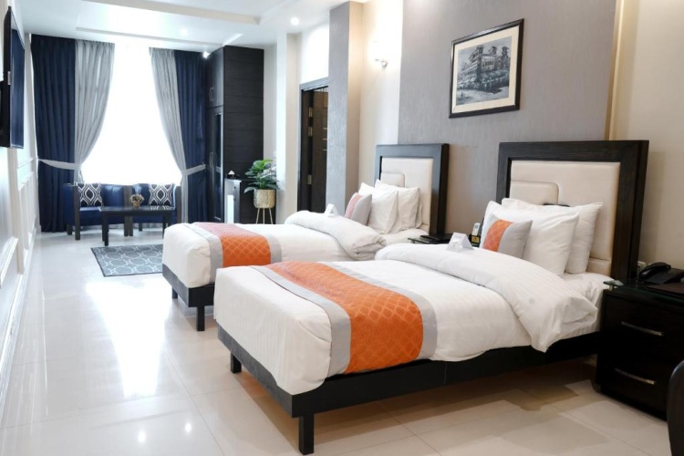 Deluxe Family Suite