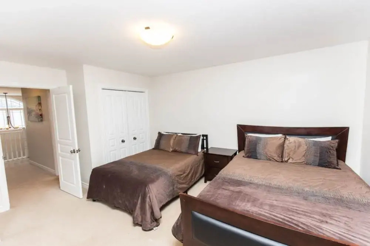 Fallsview Family Home