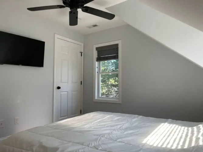 Queen Bed - Boston - RM 3
