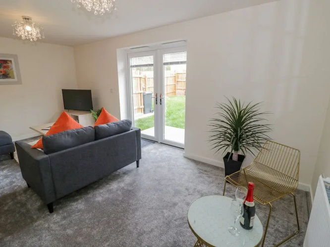 23 Moat House Close