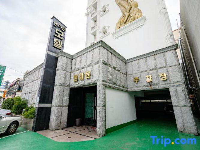 Yeosu Hotel Manhattan
