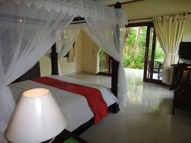 Arya Amed Beach Resort and Dive Center