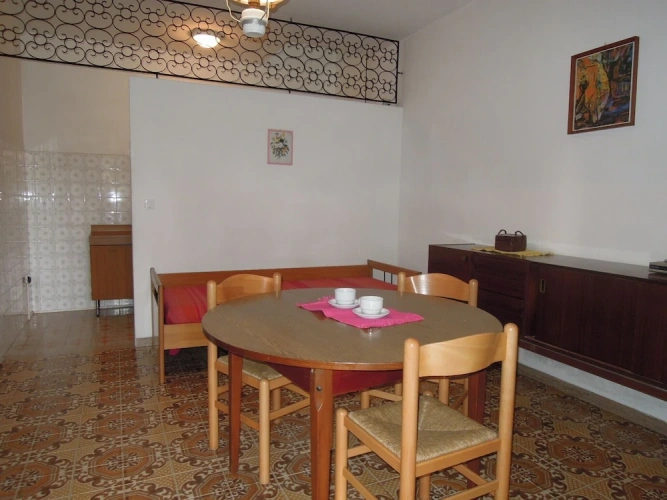 2 Bedrooms Apartment with garden view