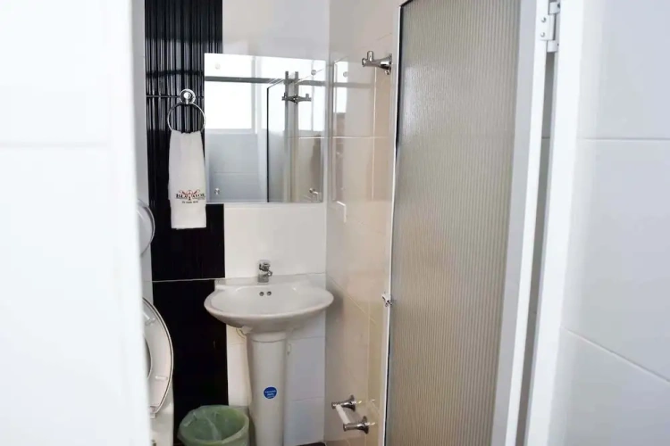 Deluxe Quadruple room with city view