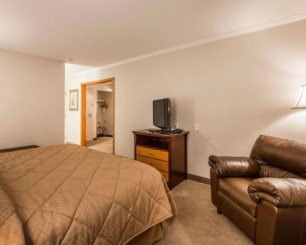 Quality Inn & Conference Centre  North Hill photo 6