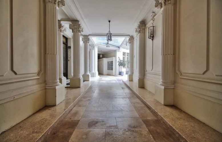 Guest Trotter Bristol - Image 3