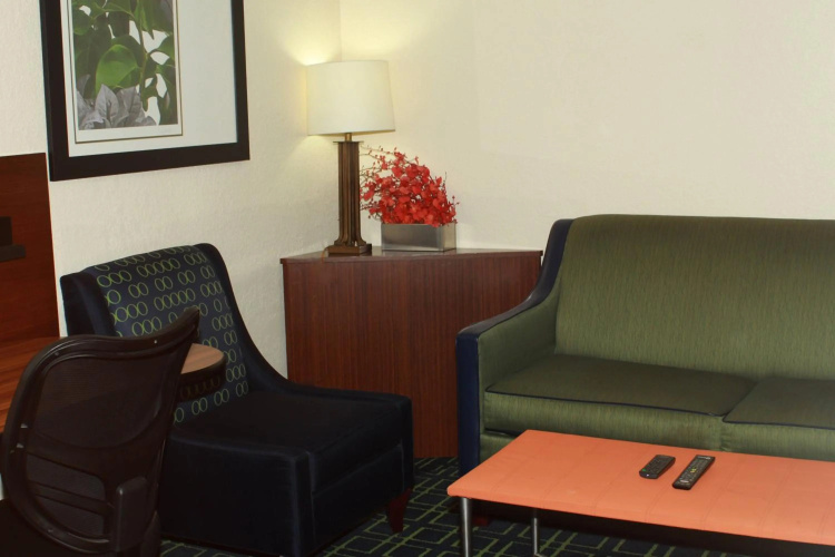 Fairfield Inn & Suites Fairmont photo 11