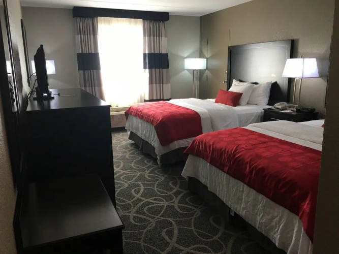 Ramada Des Moines Airport