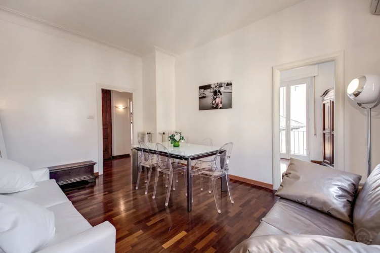 HI River View apartment