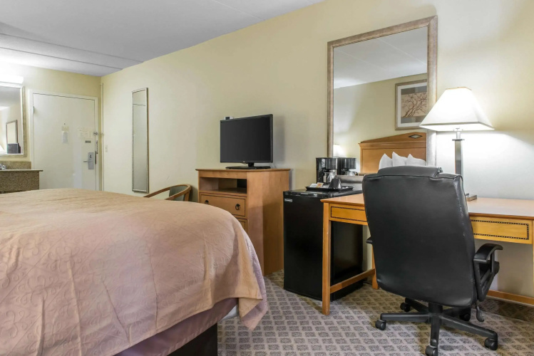 Quality Inn & Suites Fairview - Erie