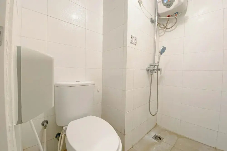 Basic Studio At Candiland Apartment