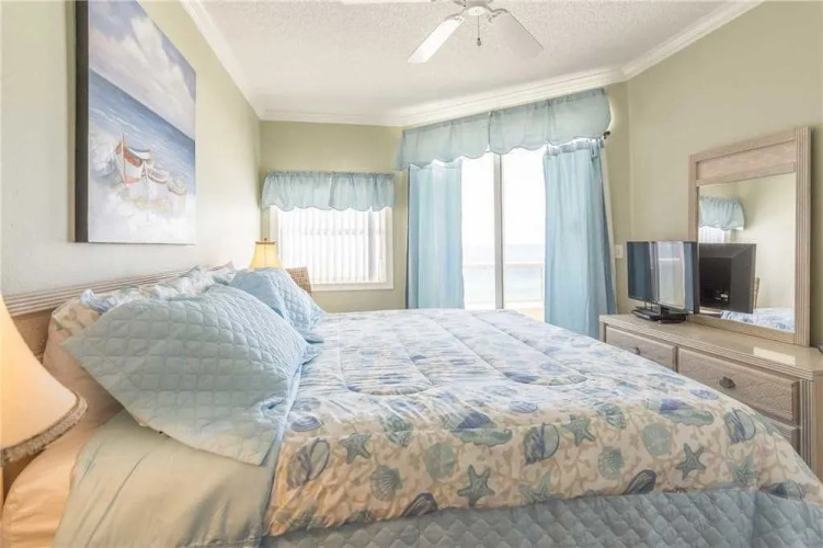 The Enclave 907 - 3 Br condo by RedAwning