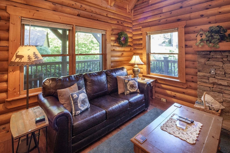 Cozy Creekside by Eagles Ridge Resort