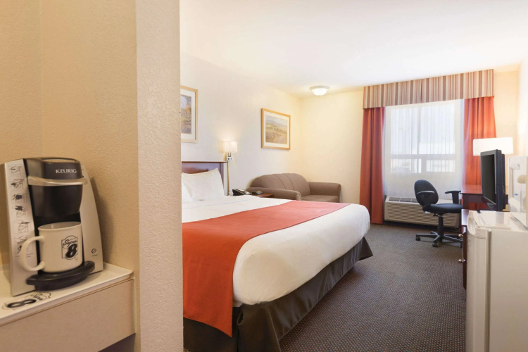 Super 8 by Wyndham Drayton Valley