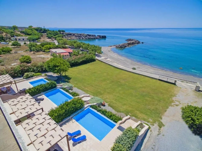 Villa beachfront