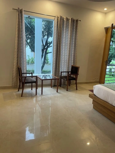 Premier room