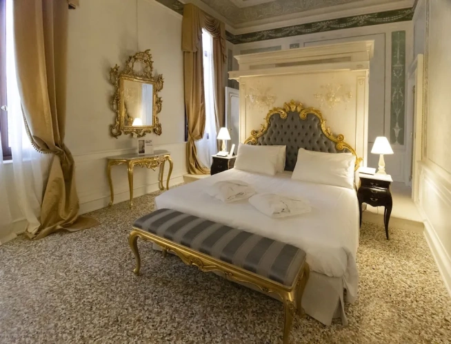 Frescoed Grand Suite