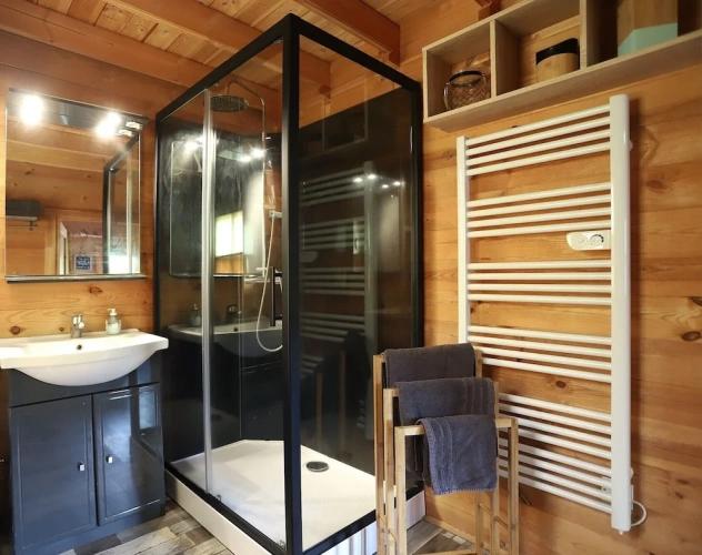 2 Bedrooms Cottage