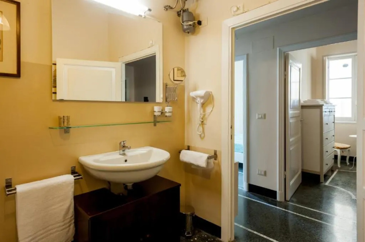 Old Genoa Rooms & Apartments