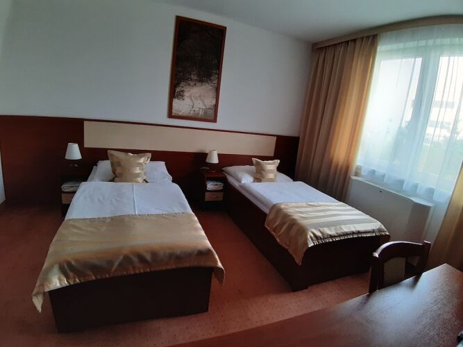 Hotel Auto Jas Over view