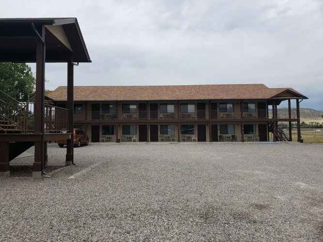 Fan Mountain Inn