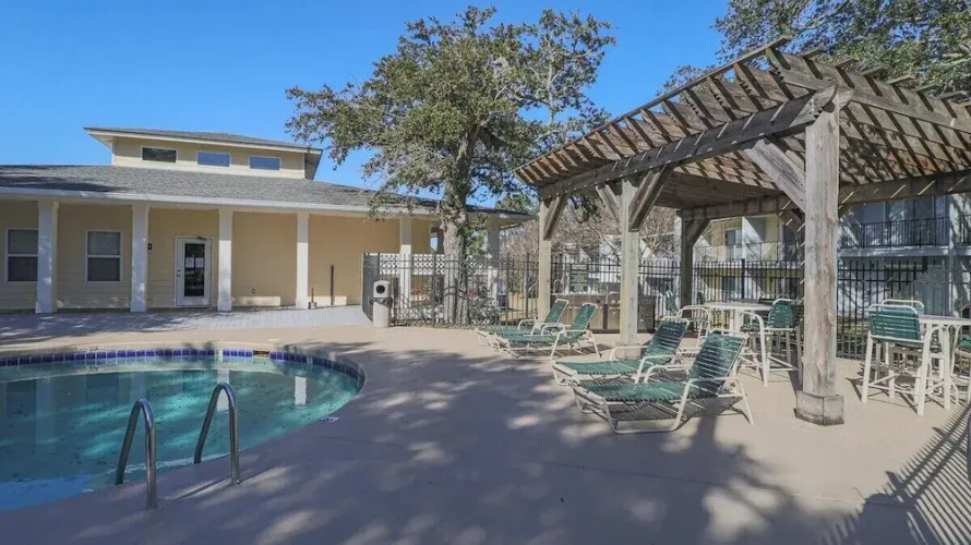 Oak Glen Unit 84